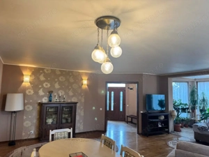 Casă superbă spatioasa intr-o zona linistiota aproape de oras - imagine 13