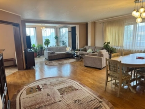 Casă superbă spatioasa intr-o zona linistiota aproape de oras - imagine 11