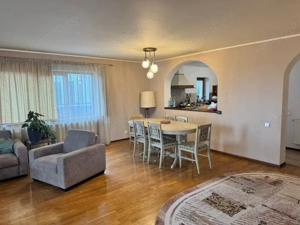 Casă superbă spatioasa intr-o zona linistiota aproape de oras - imagine 12