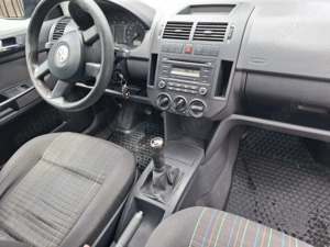 Volkswagen Polo 1,2 benzina, prima înmatriculare 2007 - imagine 9 Volkswagen Polo 1,2 benzina, prima înmatriculare 2007 - imagine 9