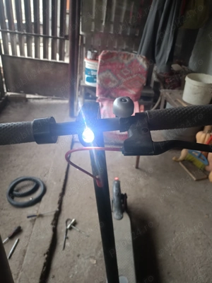 Vând trotineta electrica Ploiesti camera roata fata sparta preț 550