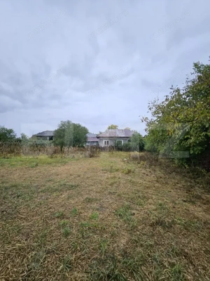 Proprietate de vanzare, 1000 mp, sat Gârleni - imagine 11