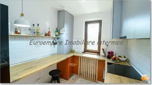 Apartament 3 camere de vanzare zona Tomis 2 - imagine 2