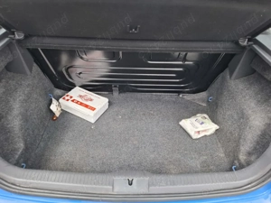 Volkswagen Polo 1,2 benzina, prima înmatriculare 2007 - imagine 10 Volkswagen Polo 1,2 benzina, prima înmatriculare 2007 - imagine 10