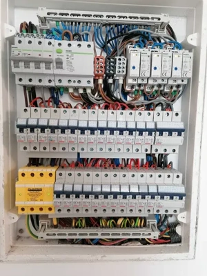  Electrician autorizat - imagine 1