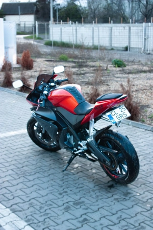Yamaha YZF R125 ABS - imagine 4  Yamaha YZF R125 ABS - imagine 4