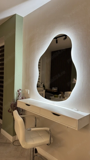 Închiriem post make-up artist  - imagine 3 Închiriem post make-up artist  - imagine 3