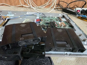 set 2 difuzoare 6ohm 10w eab63650001 de pe tv LG 32lf561v