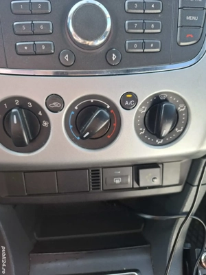 Vând Ford focus 2 1,6 benzina  - imagine 2