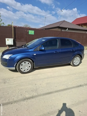 Vând Ford focus 2 1,6 benzina  - imagine 6