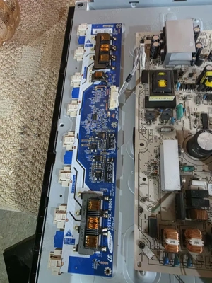 invertor ssi320-4ug01 de pe tv Sony Kdl-32ex302