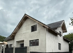 Vilă D+P+M cu teren generos și vedere panoramică spre pădure