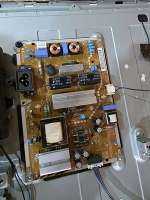 sursa lgp32d-15ch1 de pe tv LG 32lf561v