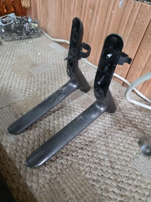 set 2 picioare de pe tv LG 32lb561b