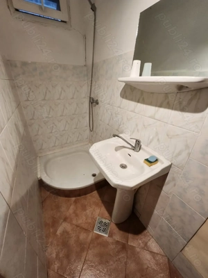 Inchiriez ultracentral garsoniera în vilă - imagine 3