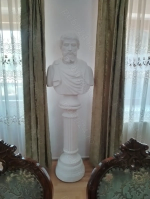 Producător de decorațiuni din beton.