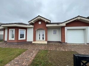 Casă individuală Moșnița Veche – 3 camere, 2 băi, garaj 2025