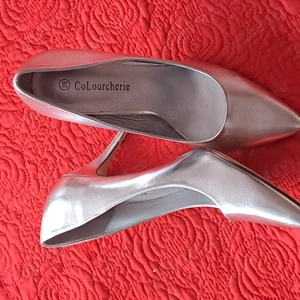 Pantofi eleganți cu toc