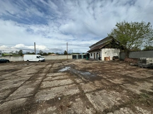 Halǎ industrialǎ + platformǎ betonatǎ, zona Sud