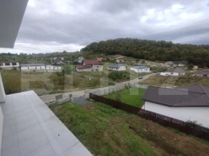 Casa 111 mp,pe 2 nivele cu 4 camere,570 mp teren,zona Valea Jelnei - imagine 8