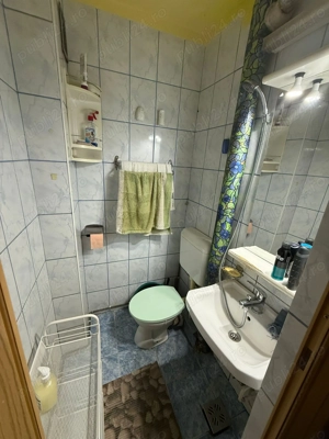 Ofer spre inchiriere garsoniera