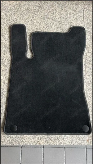 Set 4 presuri mocheta noi Mercedes CLA sau A klasse originale. - imagine 3