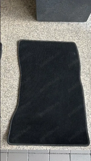 Set 4 presuri mocheta noi Mercedes CLA sau A klasse originale. - imagine 4