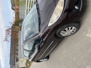 Vând Peugeut 207 an 2011 - imagine 5