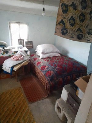 Vând casa bătrâneasca  - imagine 9