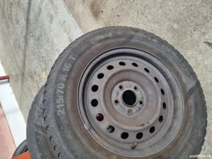 2 cauciucuri de iarna 215 70 16 de dacia duster .nissan qashqai  - imagine 4