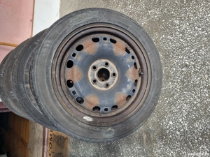 4 cauciucurile de vara 195 55 15 cu jante de tabla 5x100 de vw polo - imagine 5
