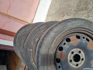4 cauciucurile de vara 195 55 15 cu jante de tabla 5x100 de vw polo - imagine 2