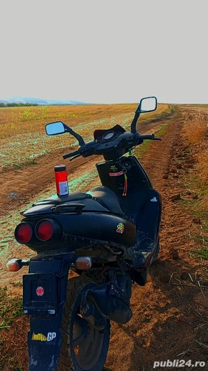 vând scuter Aprilia SR50  - imagine 2 vând scuter Aprilia SR50  - imagine 2