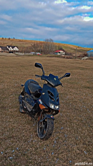 vând scuter Aprilia SR50  - imagine 3 vând scuter Aprilia SR50  - imagine 3