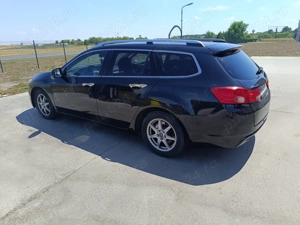 Vînd honda acord 2009 motor 2.2 in stare f buna de funcționare.arata bine atît interior cît șidetali