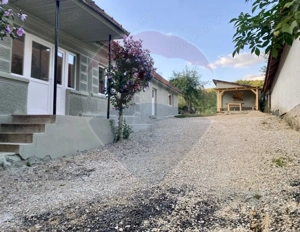 Casă / Vilă cu 5 camere de vânzare - imagine 2