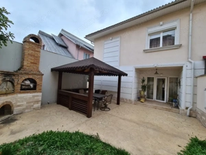 Închiriere *vilă modernă P+1* strada Trandafirilor - cartier Panduraș - imagine 10