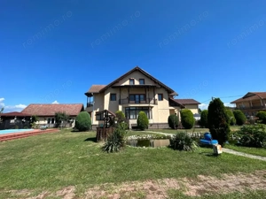  Vânzare proprietate impunătoare, strada Bujorului - cartier Primăverii