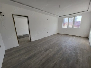 Vânzare apartament 2 camere, situat în Rovinari, strada Florilor - imagine 2