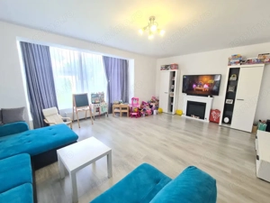 Vânzare casă cu piscină, în cartier privat - zona Dumbrava - imagine 3