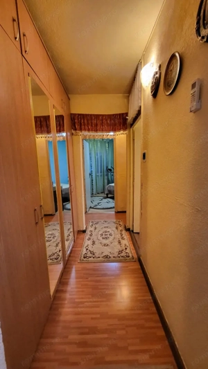 Vânzare apartament 3 camere, situat în Târgu Jiu, strada Victoriei, zona Mall