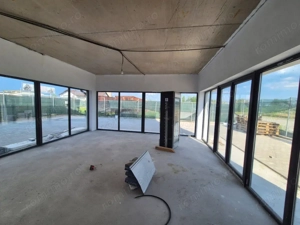 Vânzare *clădire modernă P+1+M* Târgu Jiu – lângă RAR, zonă comercială activă - imagine 4