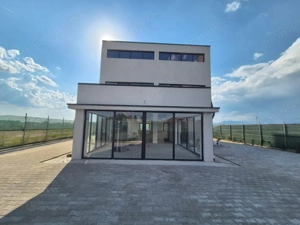 Vânzare *clădire modernă P+1+M* Târgu Jiu – lângă RAR, zonă comercială activă - imagine 3