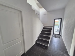 Vânzare *clădire modernă P+1+M* Târgu Jiu – lângă RAR, zonă comercială activă - imagine 6