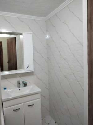 vanzare un apartament cu 2 camere zona Aradului - imagine 4