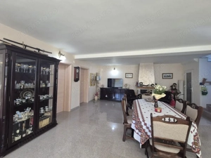 Vânzare proprietate remarcabilă situată în zona turistică Runcu - imagine 2