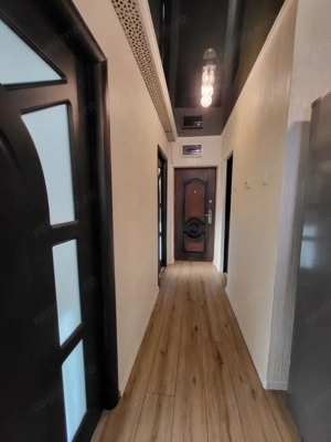 Vânzare apartament 2 camere - etaj 2 *modern mobilat și utilat* - zona 9 Mai - imagine 7