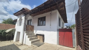Vânzare casă tradițională situată în Bengești-Ciocadia, strada Linia Mare - imagine 2