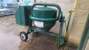 Betoniera pe benzina