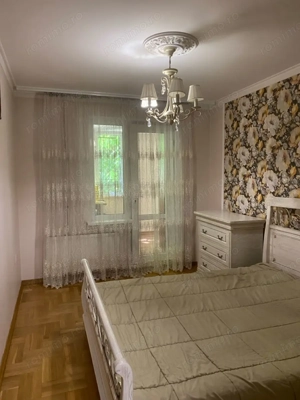 De vanzare apartament 3 camere in zona Sagului